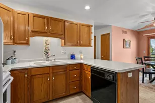 1737 Cedar Ct, Manitowoc, WI 54220 - Photo 10