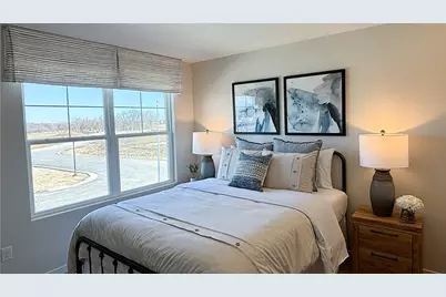 5759  Hunter Dr, Racine, WI 53406 - Photo 8