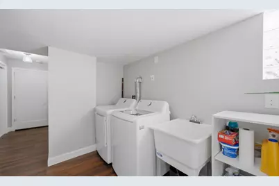 1317 E Hamilton St, Milwaukee, WI 53203 - Photo 20