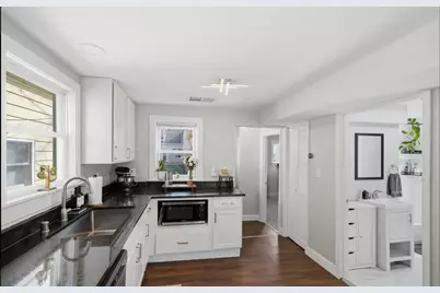 1317 E Hamilton St, Milwaukee, WI 53203 - Photo 8