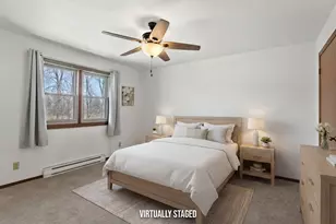 910 E Cedar Ave, Manitowoc, WI 54220 - Photo 12