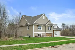 261 Cardinal Dr, Sullivan, WI 53178 - Photo 2