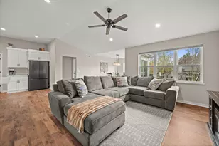 261 Cardinal Dr, Sullivan, WI 53178 - Photo 8