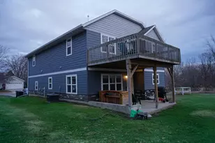 538 S Gault St, Whitewater, WI 53190 - Photo 2