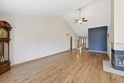 215  Kirkham Ct, Brookfield, WI 53045 - Photo 6