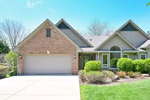 215 Kirkham Ct, Brookfield, WI 53045 - Photo 2