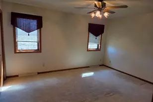 2233 Knuell St, Manitowoc, WI 54220 - Photo 12