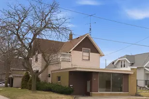 2201 Washington St, Manitowoc, WI 54220 - Photo 2