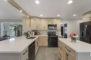 11227 N Bobolink Ln, Mequon, WI 53092 - Photo 4