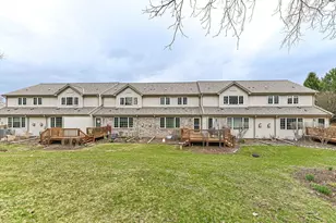 1915 Mallard Pointe Cir, Waukesha, WI 53189 - Photo 28