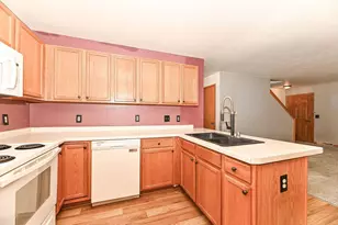 1915 Mallard Pointe Cir, Waukesha, WI 53189 - Photo 6