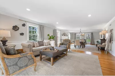 W289N3344  Lost Creek Ct, Delafield, WI 53072 - Photo 6