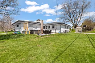 1621 S Pine St, Grafton, WI 53024 - Photo 4
