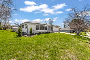 1621 S Pine St, Grafton, WI 53024 - Photo 2