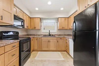 716  David Ave, Sheboygan Falls, WI 53085 - Photo 2