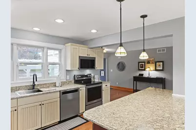 191  Riverside Dr, Racine, WI 53185 - Photo 16