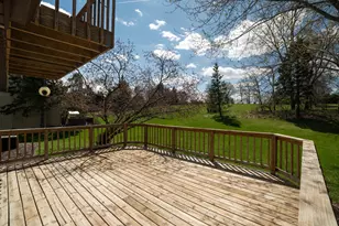 N75W23419 N Ridgeview Cir, Sussex, WI 53089 - Photo 2