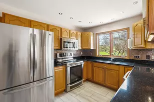 N75W23419 N Ridgeview Cir, Sussex, WI 53089 - Photo 12