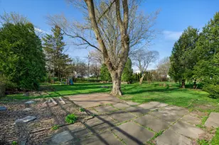 1025 W Riverview Dr, Glendale, WI 53209 - Photo 36