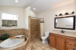302 W Hunt Ave, Twin Lakes, WI 53181 - Photo 4