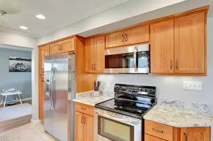 12915 W Wilbur Dr, New Berlin, WI 53151 - Photo 14