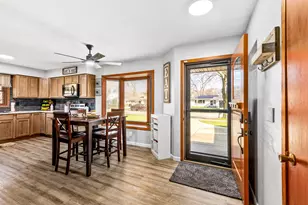 1127 Hemlock Ln, Waukesha, WI 53189 - Photo 16