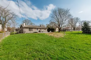 1127 Hemlock Ln, Waukesha, WI 53189 - Photo 32