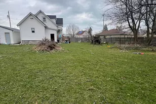 1925 Rapids Dr, Racine, WI 53404 - Photo 4