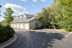2357 Quail Hollow Ct, Delafield, WI 53018 - Photo 2