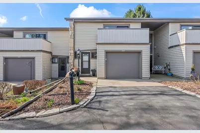 966  Valentine Rd, Oconomowoc, WI 53066 - Photo 1