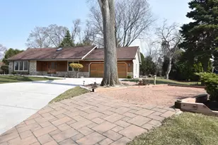 10570 W Pallottine Dr, Greenfield, WI 53228 - Photo 4