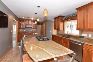 10570 W Pallottine Dr, Greenfield, WI 53228 - Photo 24