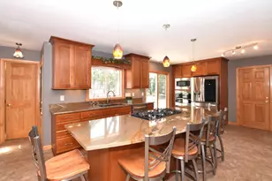 10570 W Pallottine Dr, Greenfield, WI 53228 - Photo 20