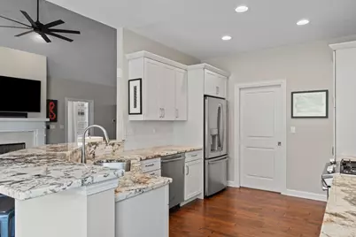 109  Lake Vista Cir, Fontana, WI 53125 - Photo 10