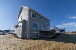 N54W19340 Kearney Ln, Menomonee Falls, WI 53051 - Photo 16