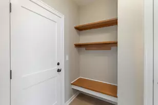 N54W19340 Kearney Ln, Menomonee Falls, WI 53051 - Photo 8