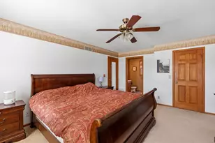 2908 Devonshire Ct, Waukesha, WI 53188 - Photo 18