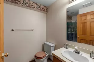 2908 Devonshire Ct, Waukesha, WI 53188 - Photo 28