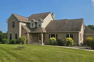 145 Victoria Cir, Racine, WI 53182 - Photo 2
