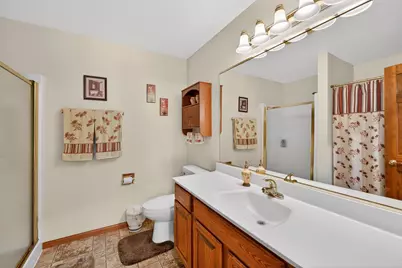 207  Hartford Sq, Hartford, WI 53027 - Photo 14