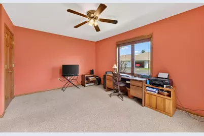 207  Hartford Sq, Hartford, WI 53027 - Photo 16