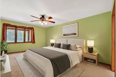 207  Hartford Sq, Hartford, WI 53027 - Photo 12