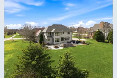 1267  Mary Hill Cir, Hartland, WI 53029 - Photo 2