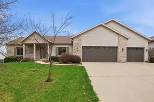 2368 Stonehaven Dr, Sun Prairie, WI 53590 - Photo 2
