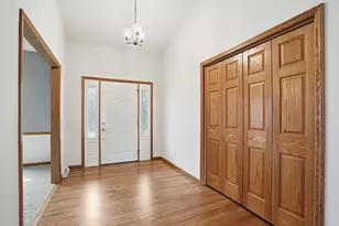 2368 Stonehaven Dr, Sun Prairie, WI 53590 - Photo 4