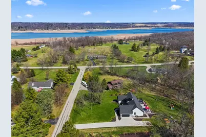 N2872  Balsdon Dr, Geneva, WI 53147 - Photo 4