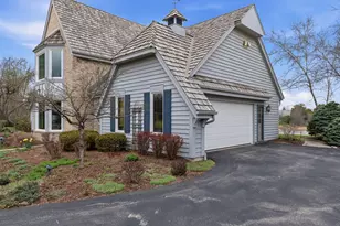 702 W Haddonstone Pl, Mequon, WI 53092 - Photo 34