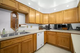 10928 W Church St, Franklin, WI 53132 - Photo 12