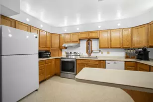 10928 W Church St, Franklin, WI 53132 - Photo 10