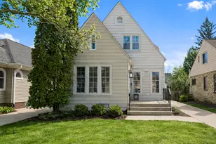 5844 N Shoreland Ave, Whitefish Bay, WI 53217 - Photo 2